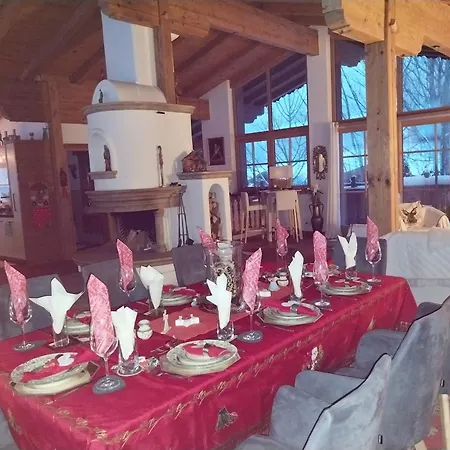 Luxuschalet Happy Tyrol المو